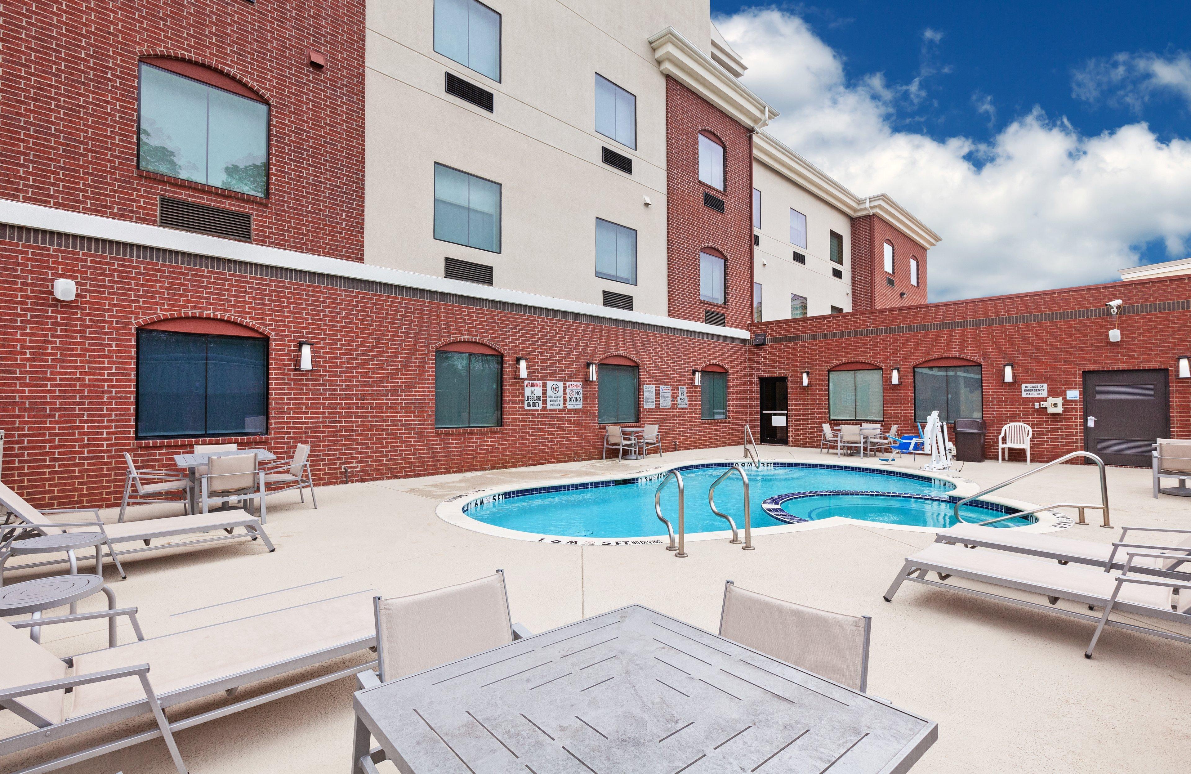 Holiday Inn Express & Suites Longview South I-20 By Ihg Bagian luar foto